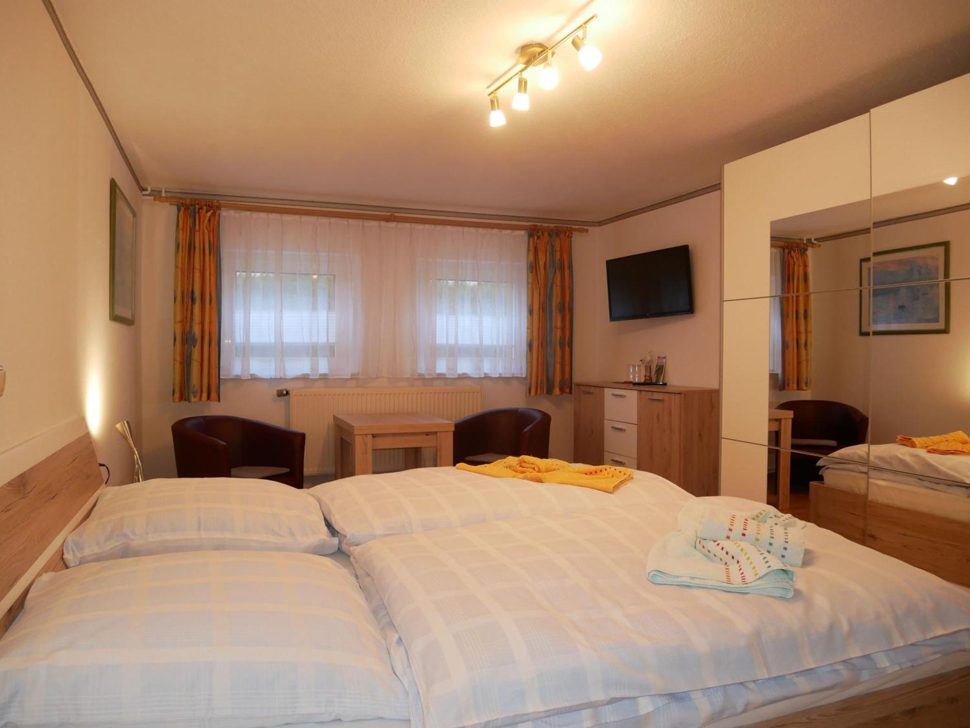 2 Ferienzimmer Inkl Fr & 1 Bungalow, Wlan, Garten, Grill 치노비츠 외부 사진
