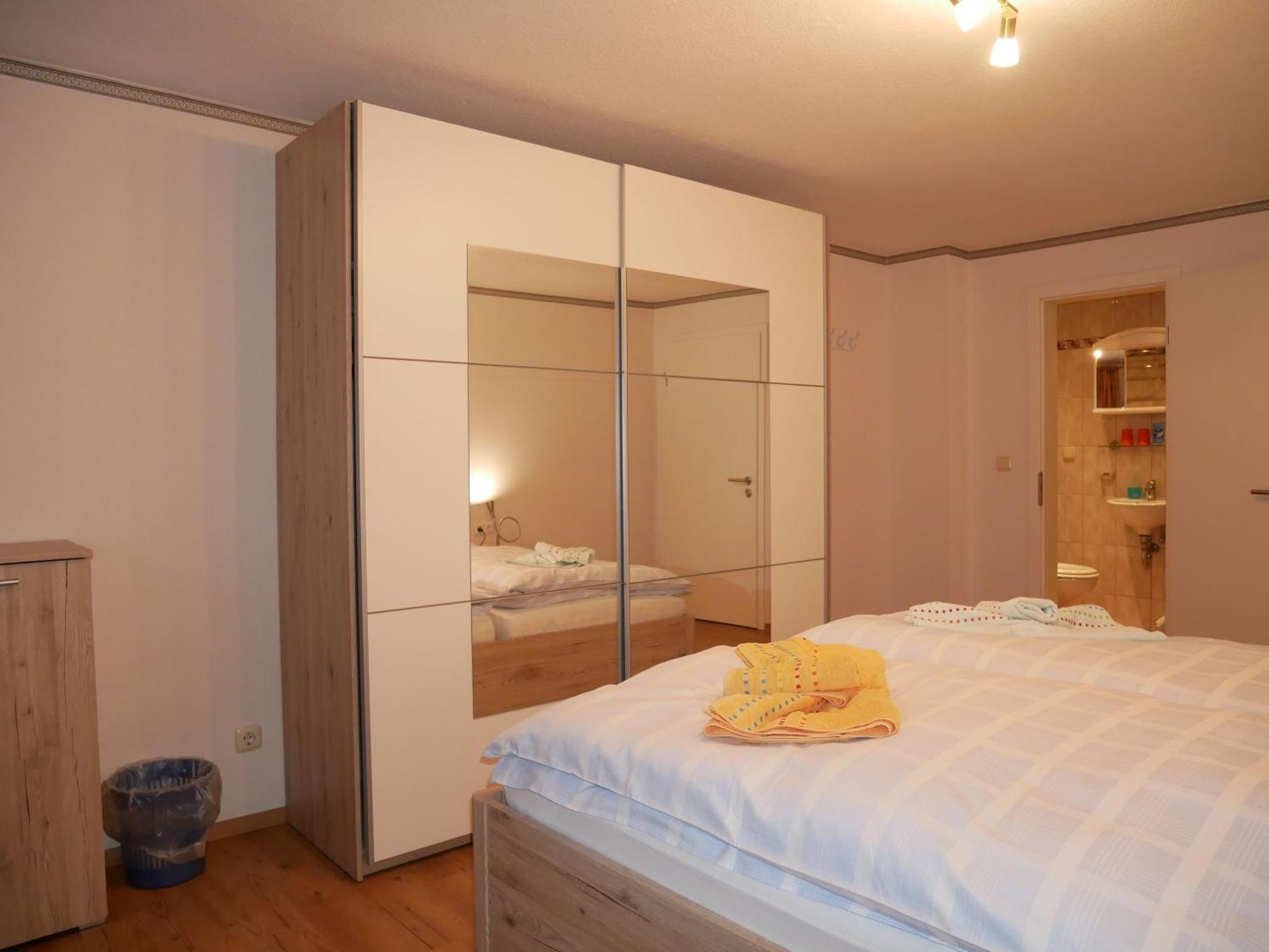2 Ferienzimmer Inkl Fr & 1 Bungalow, Wlan, Garten, Grill 치노비츠 외부 사진