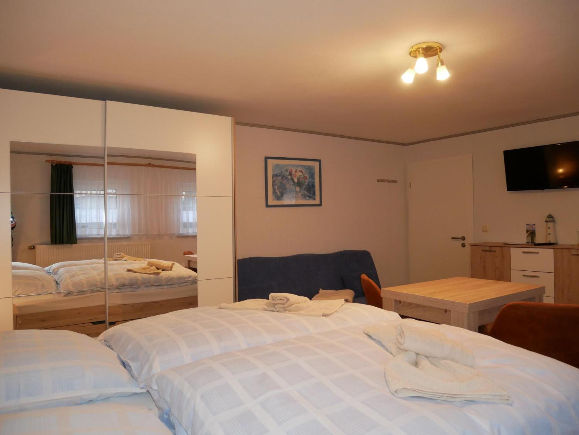 2 Ferienzimmer Inkl Fr & 1 Bungalow, Wlan, Garten, Grill 치노비츠 외부 사진